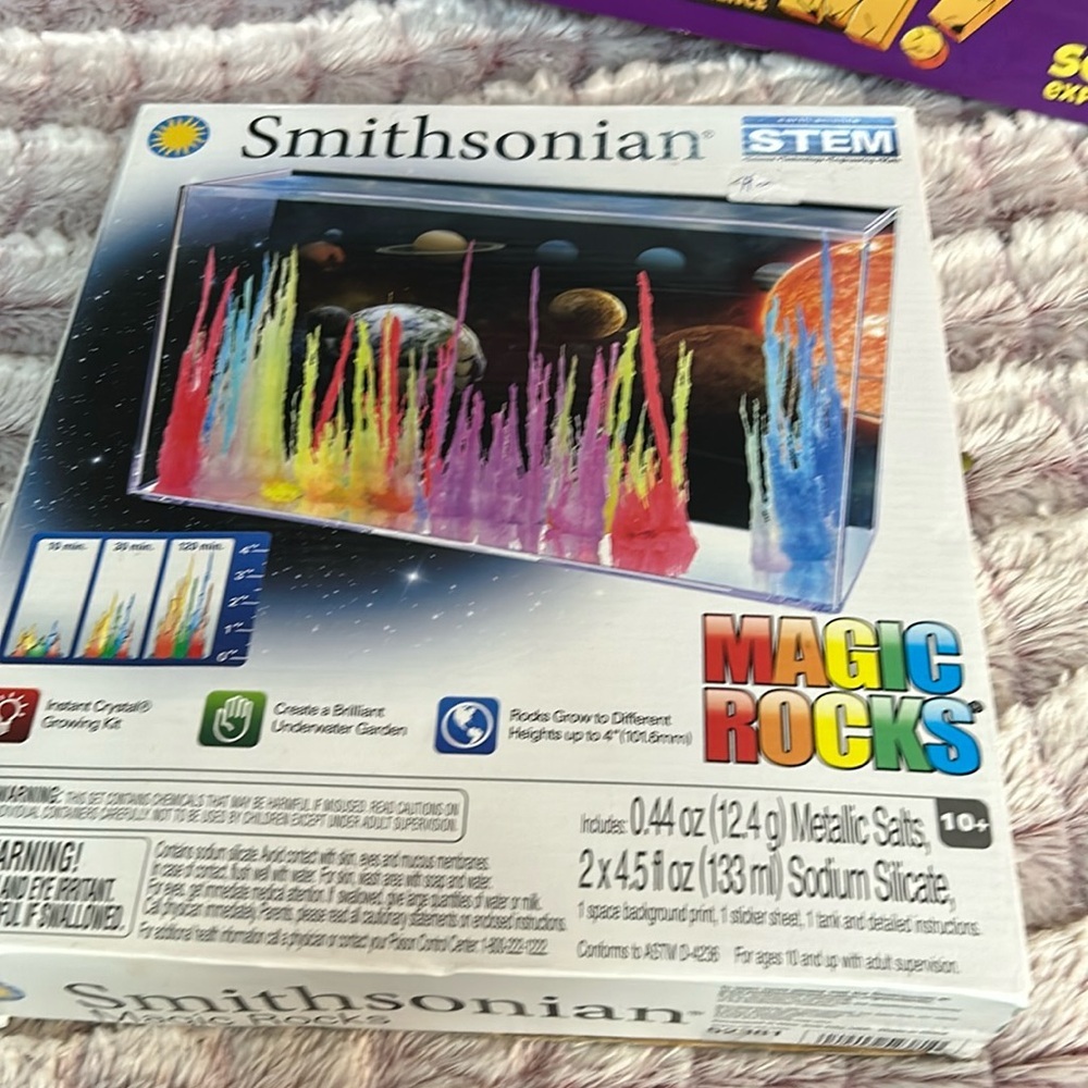 Smithsonian Magic Rocks